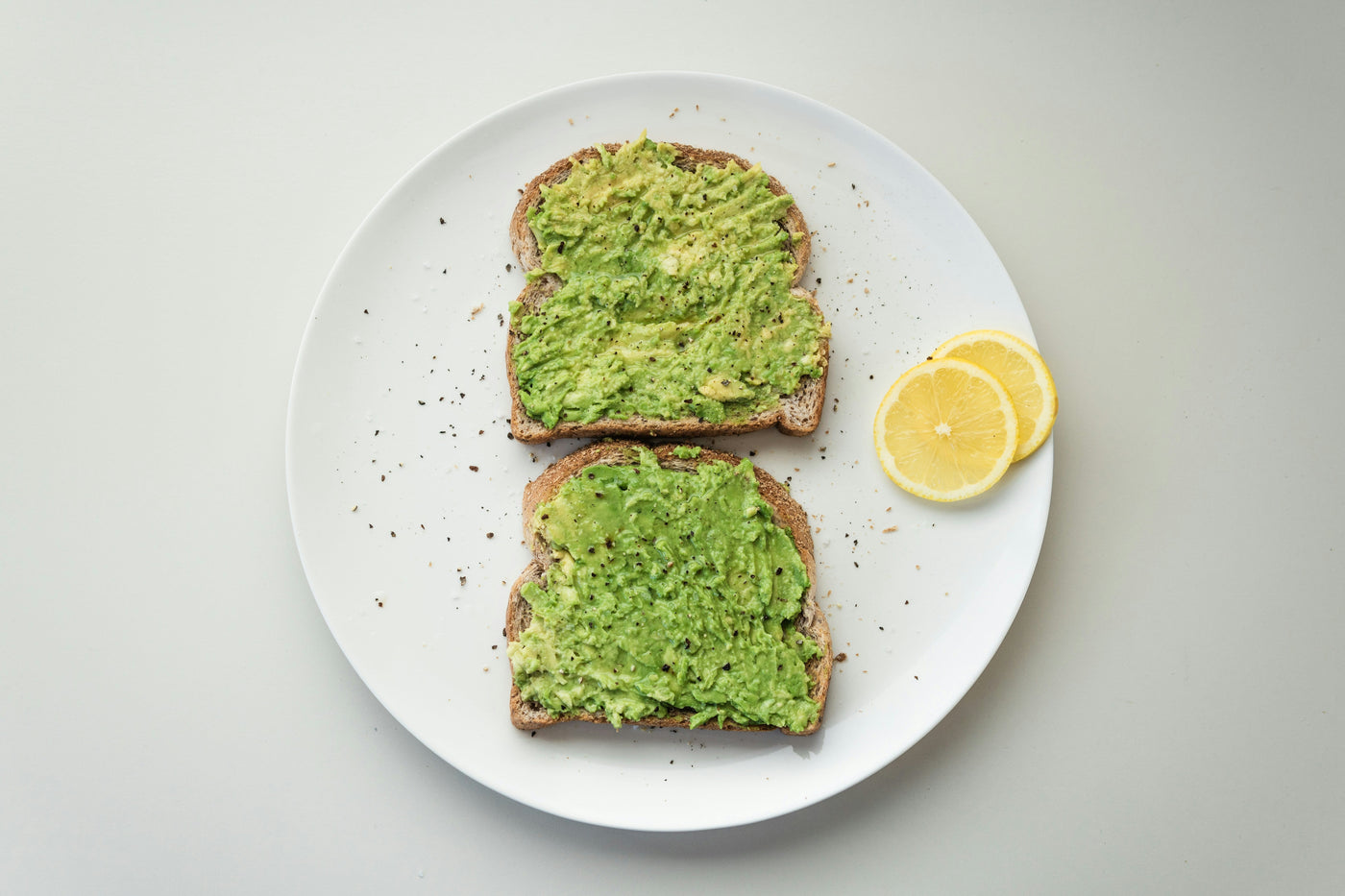 Toast aux crevettes et à l'avocat